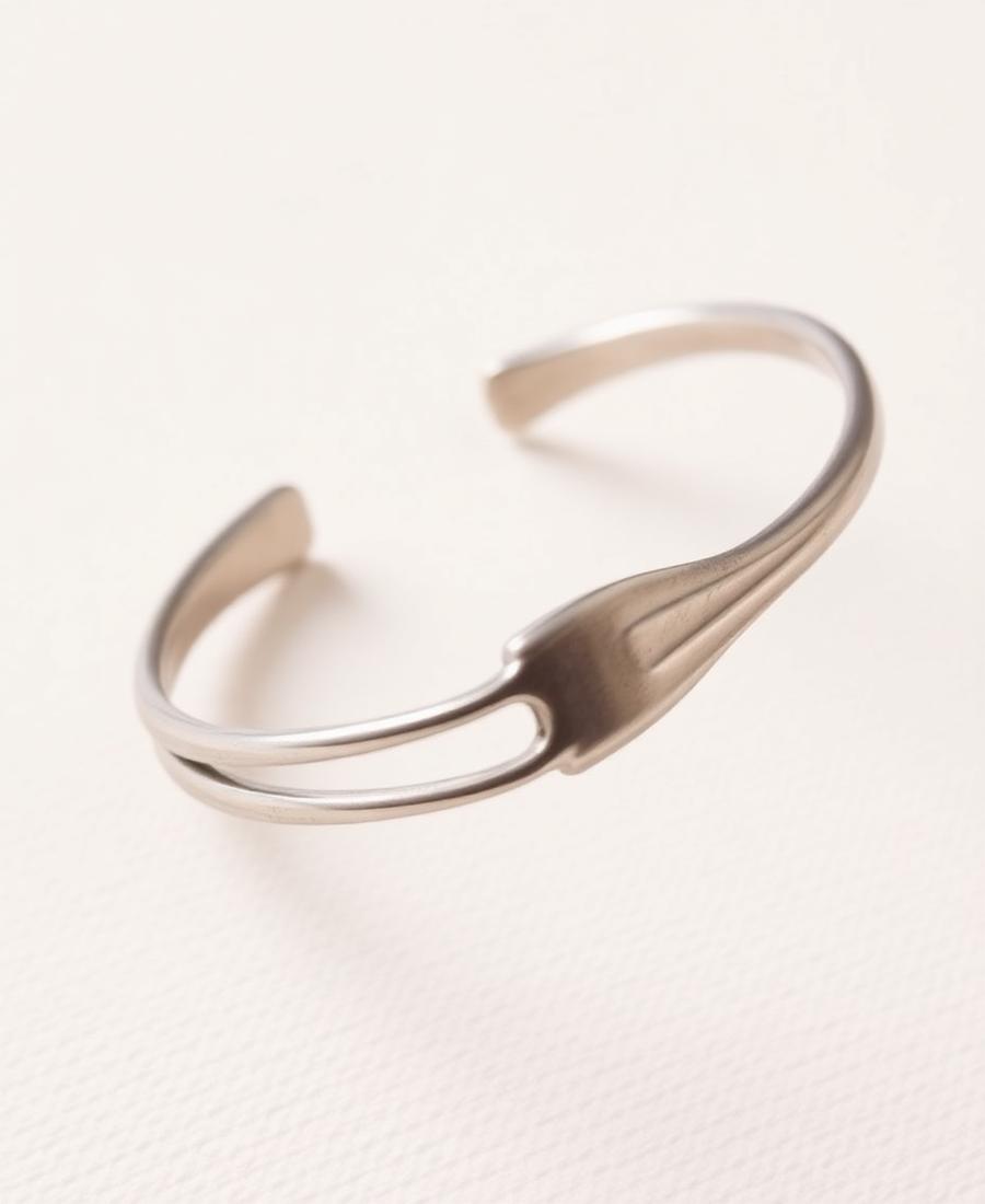 Finished piece: Helmi Fork Cuff